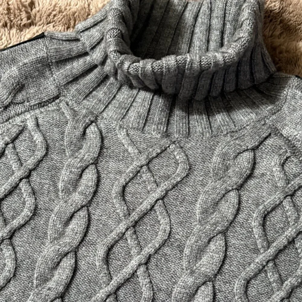 Like New Evereve Turtleneck Harlow Gray Cable Knit Sweater Leather Sleeve Size S - Picture 3 of 10